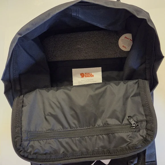 NWT Fjallraven Kanken 17"  Laptop Backpack Black - Picture 9 of 11